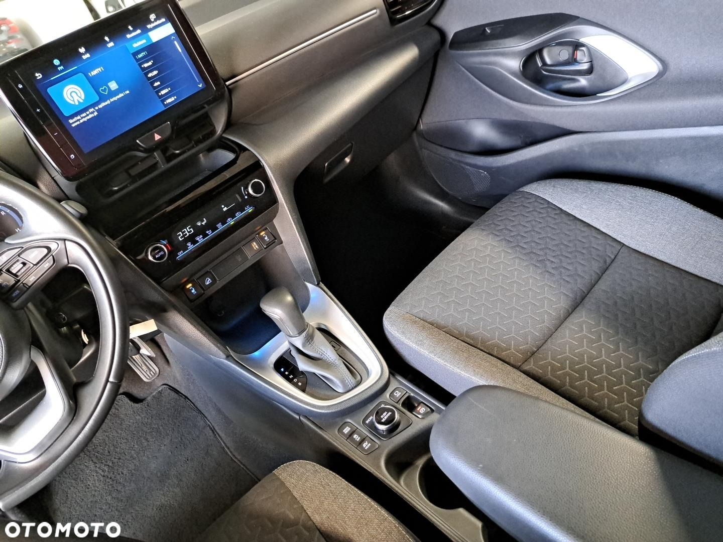 Toyota Yaris Cross - 21