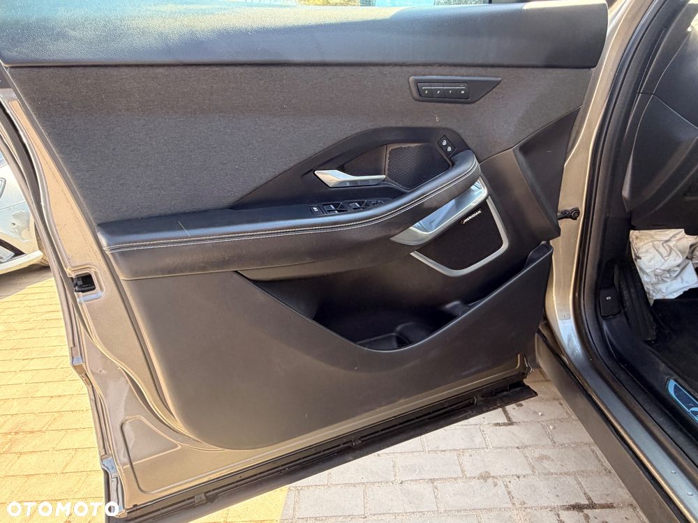 Jaguar E-Pace 1.5 P300e PHEV AWD R-Dynamic SE - 27