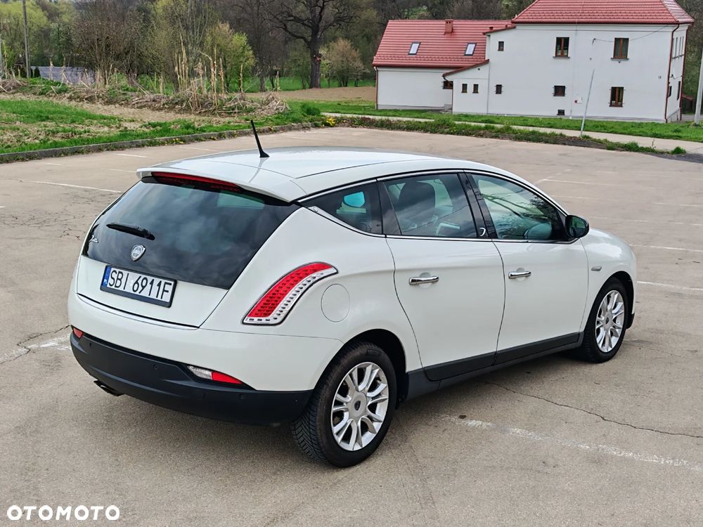 Lancia Delta 1.4 T-Jet 16v Oro - 32