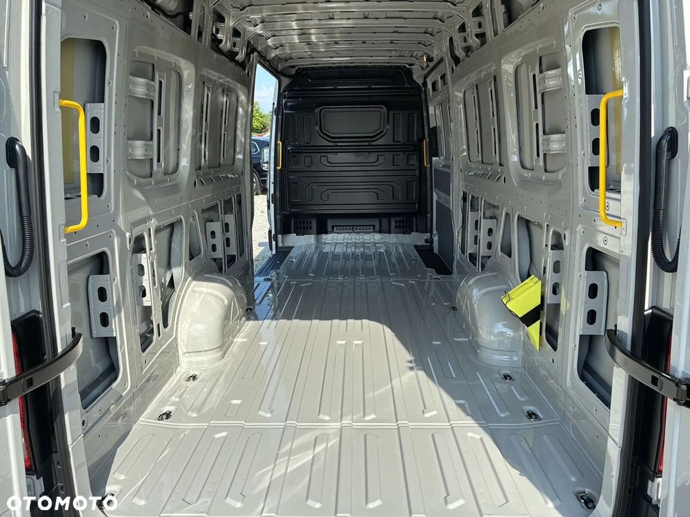 Volkswagen Crafter 35 Furgon LONG/Automat/L5H3, 2.0BiTDI 177KM, 4490mm, Wysoki dach, r.o. 4490 - 13