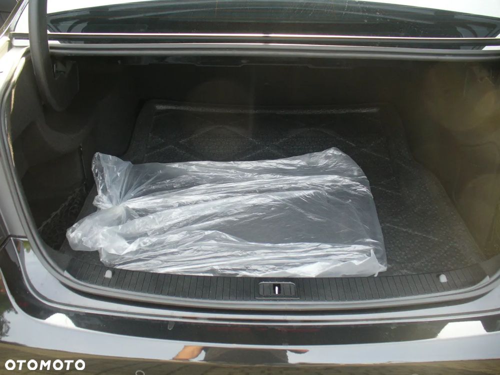 Mercedes-Benz Klasa E 350 BlueEFFICIENCY 7G-TRONIC Avantgarde - 16