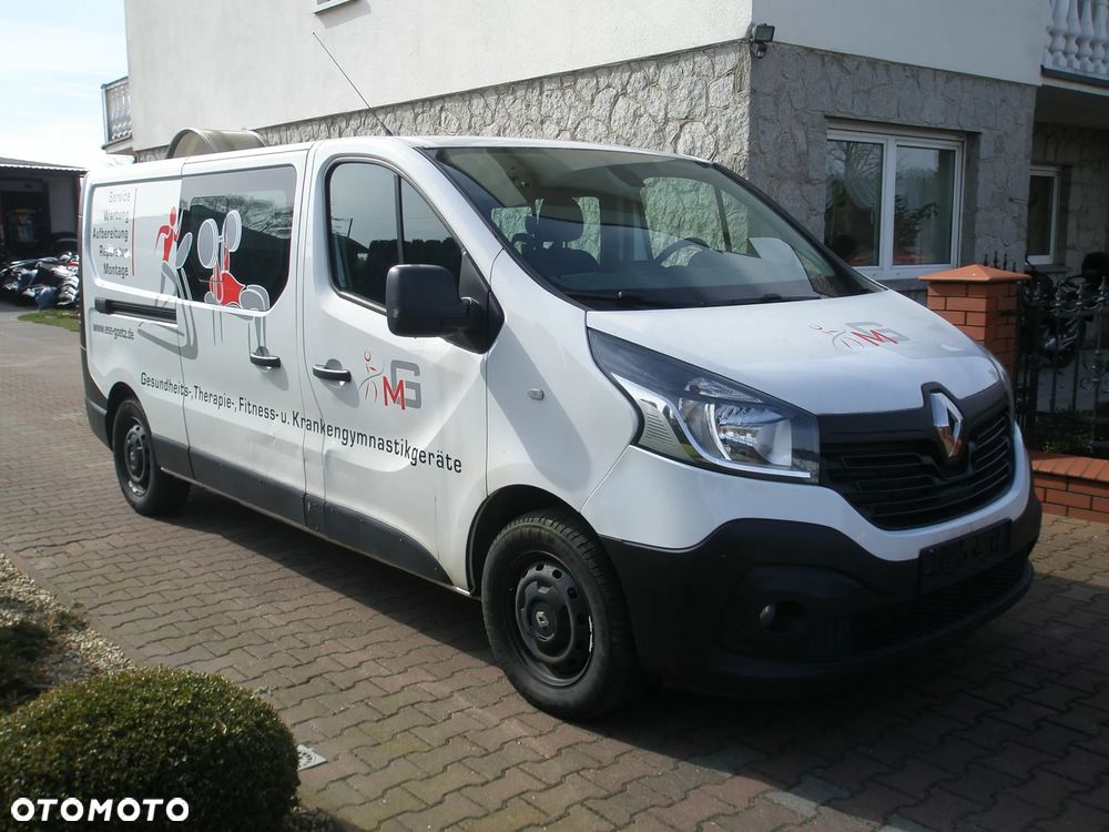 Mercedes-Benz Vito Renault Trafic - 3
