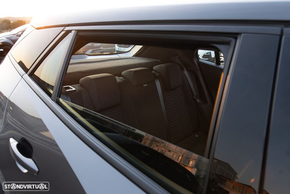 Peugeot 2008 1.2 PureTech Active Pack - 18