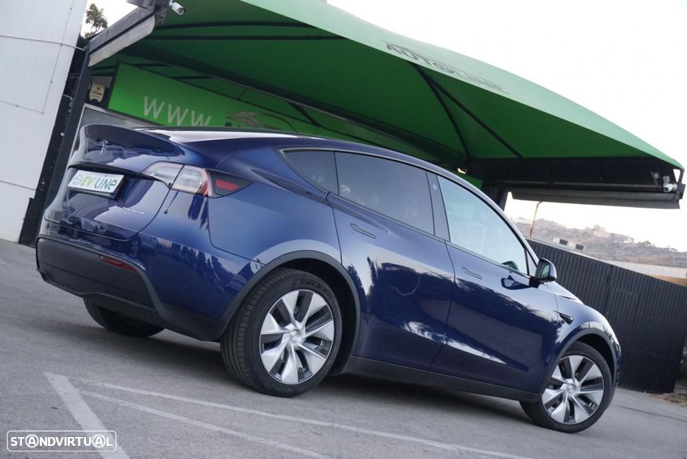 Tesla Model Y Long Range Dual Motor AWD - 17