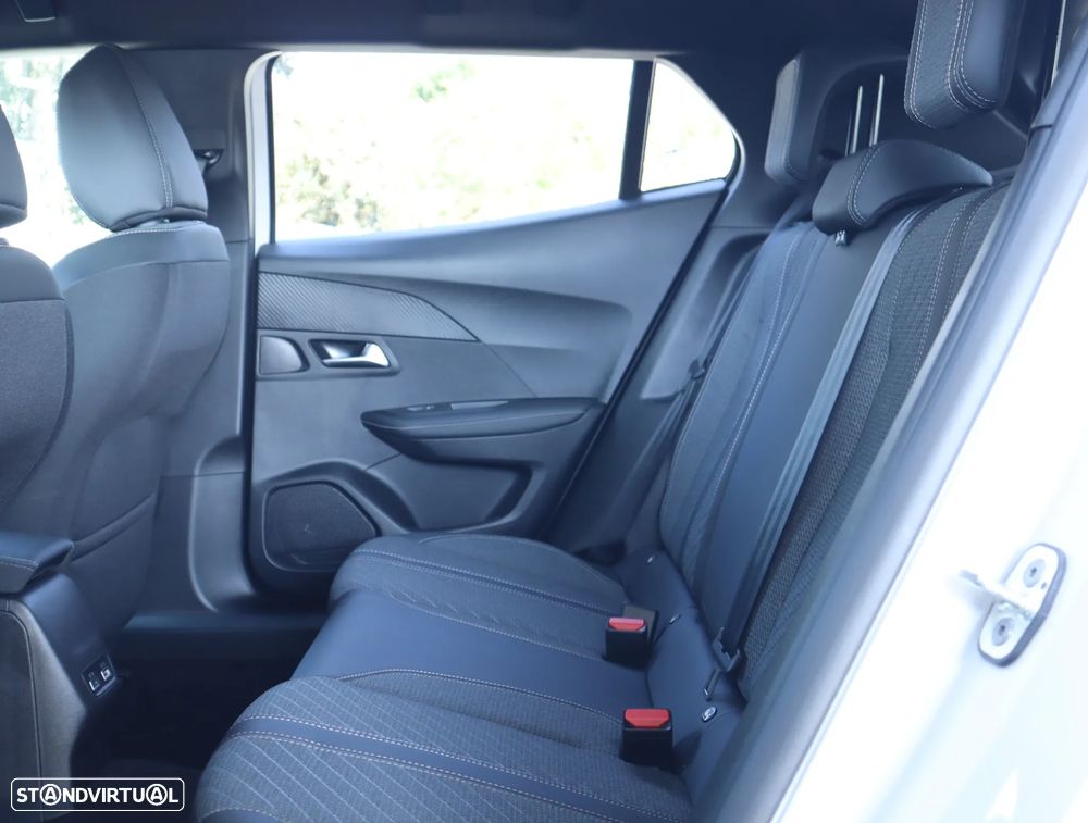 Peugeot 2008 1.2 PureTech Allure - 25