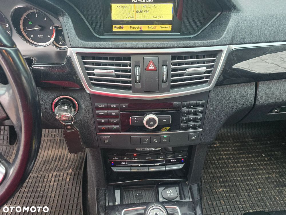 Mercedes-Benz Klasa E 200 CDI DPF BlueEFFICIENCY Avantgarde - 12