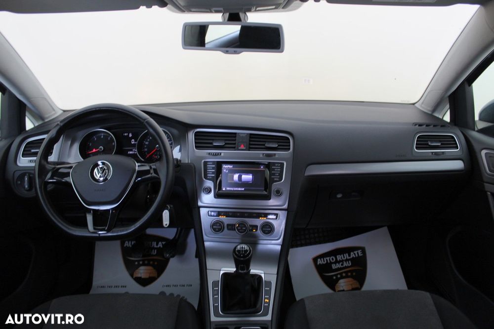 Volkswagen Golf - 8