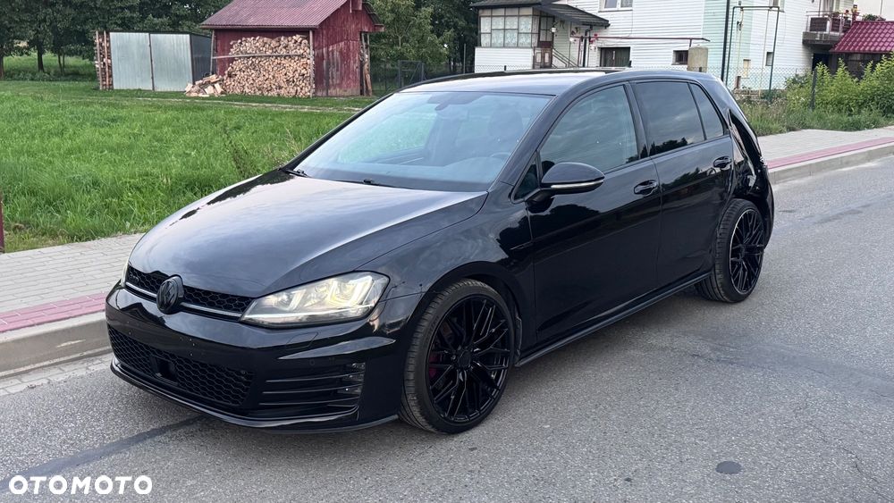 Volkswagen Golf - 2