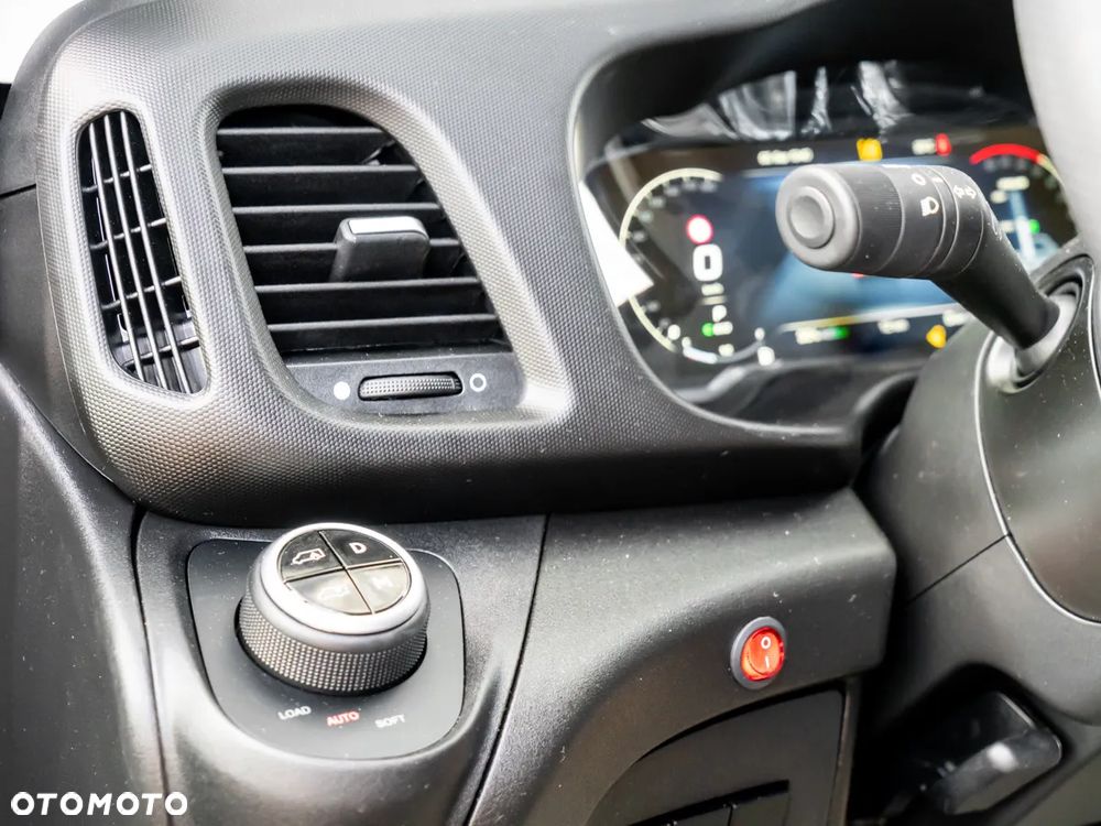 Iveco Daily 35S21HA8/P 3.0 210KM - 11