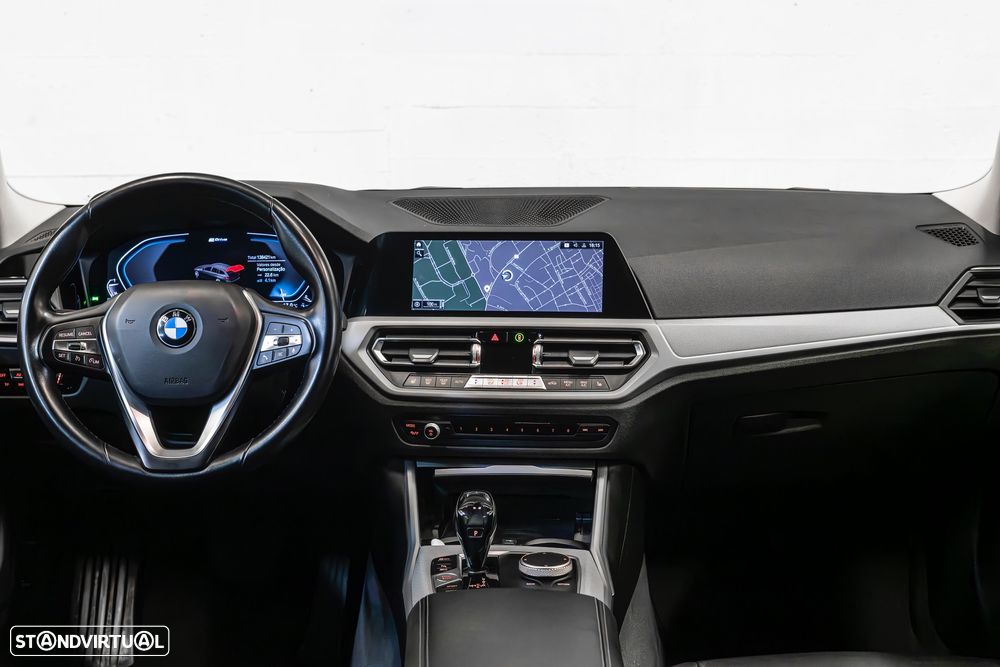 BMW 330 e Aut. Luxury Line - 14