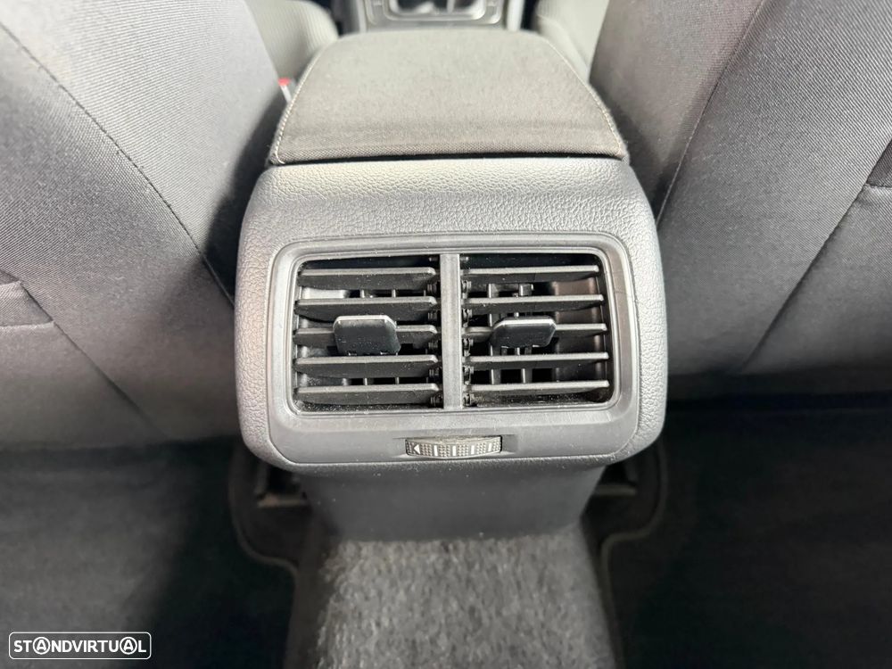 VW Golf 1.6 TDI Confortline - 35