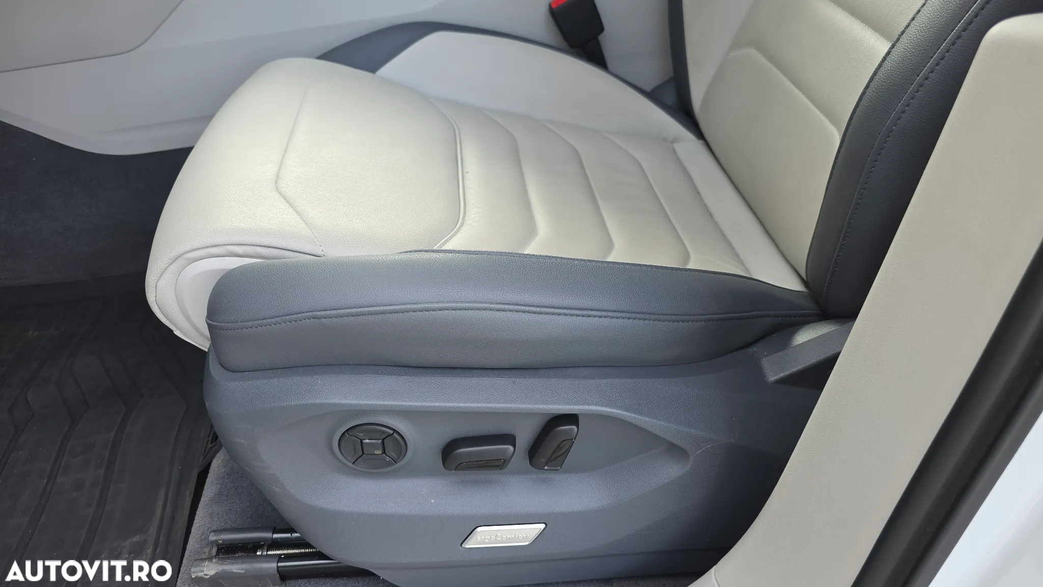 Volkswagen Touareg V6 TDI Elegance - 14