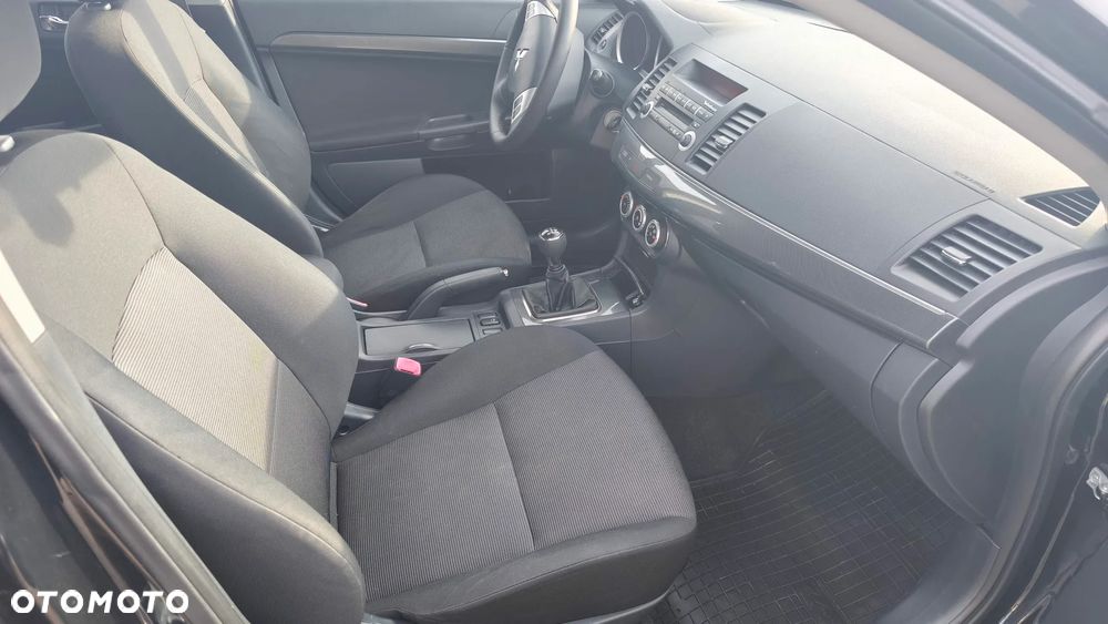 Mitsubishi Lancer 1.8 Intense - 17