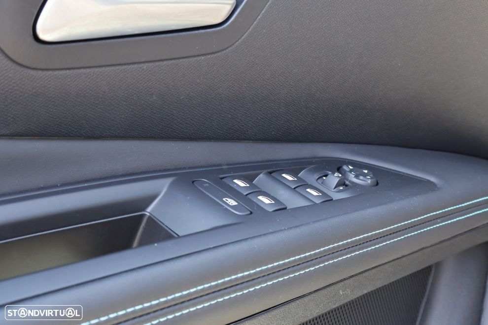 Peugeot 3008 1.6 Hybrid Allure Pack e-EAT8 - 16