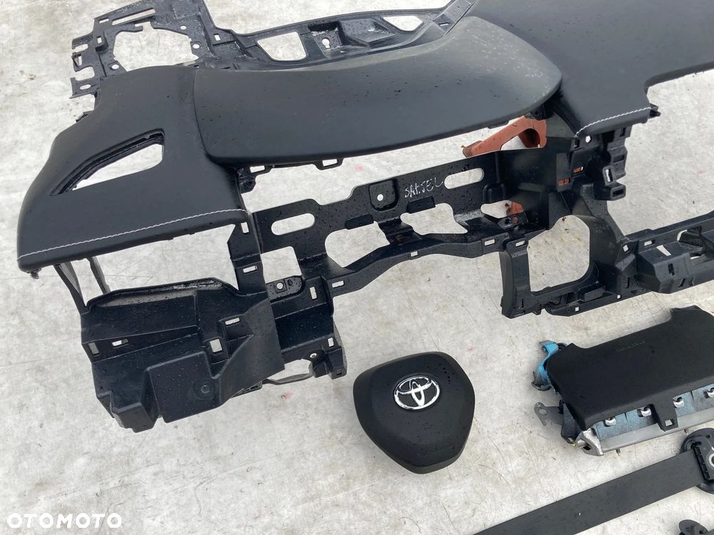 TOYOTA COROLLA E21 DESKA KONSOLA KOKPIT PULPIT PÓŁKA PARAPET DASHBOARD wymiana od REKI NA MAGAZYNIE  Raz2 !!! - 12