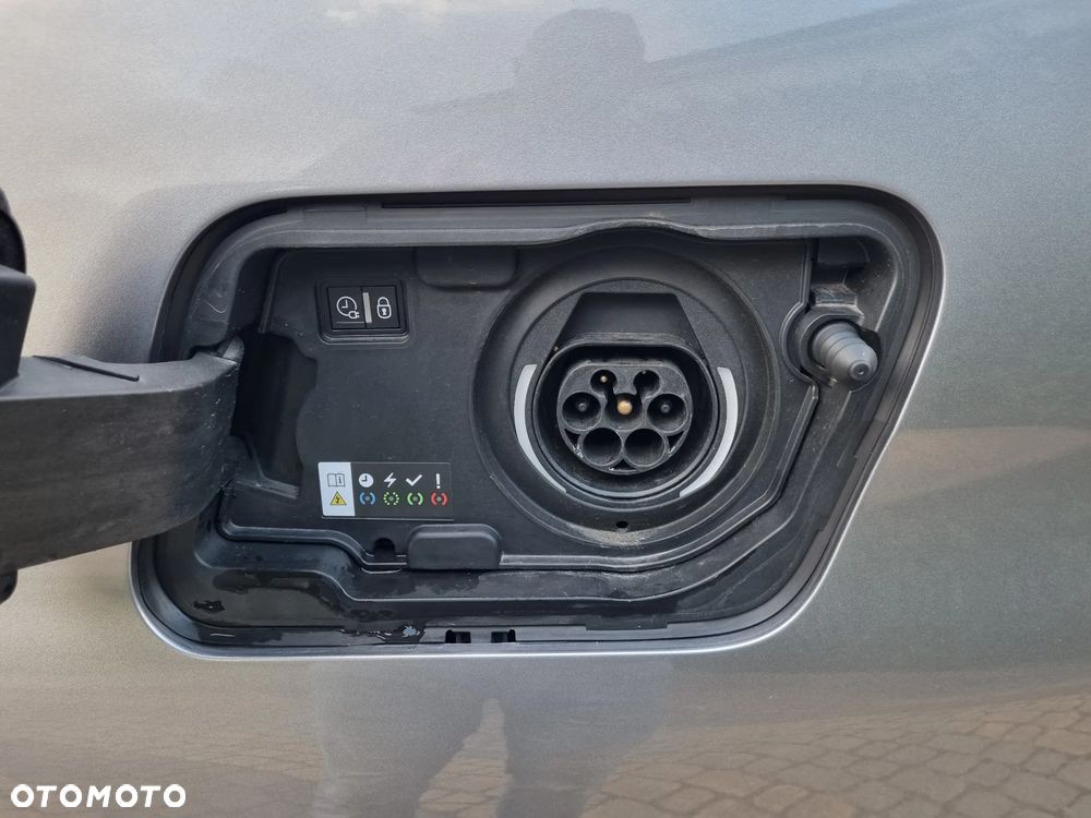Peugeot 3008 1.6 PureTech Hybrid4 PHEV Allure S&S EAT8 - 23