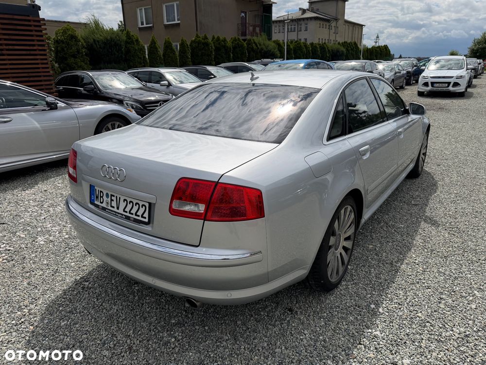 Audi A8 4.2 Quattro - 6