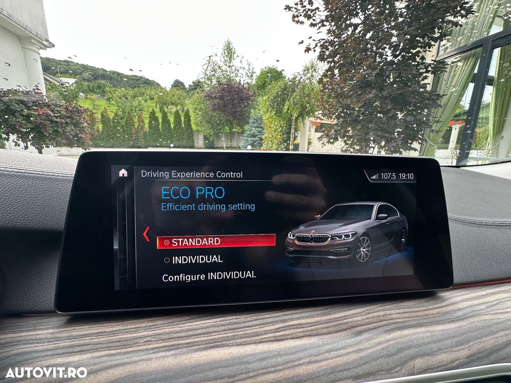 BMW Seria 5 520d xDrive AT - 32