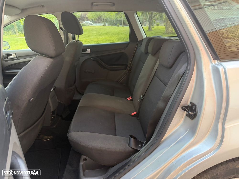 Ford Focus SW 1.4 Comfort - 13