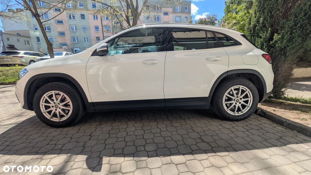Mercedes-Benz GLA 200 - 2