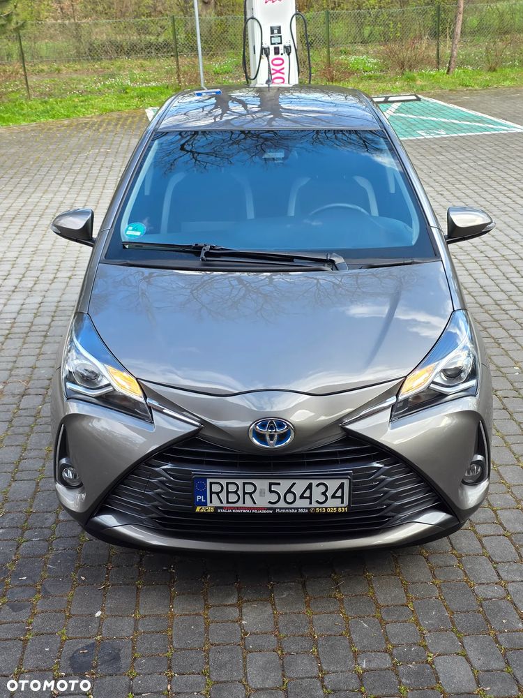 Toyota Yaris Hybrid 100 Premium - 40