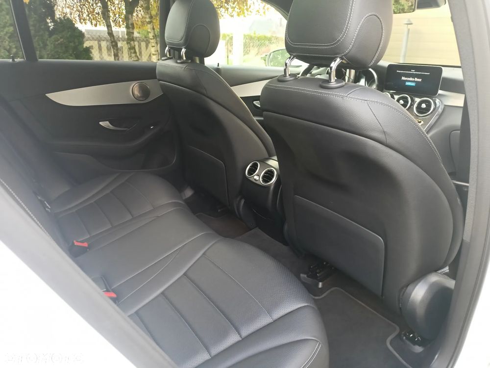 Mercedes-Benz GLC 300 4Matic 9G-TRONIC Exclusive - 20