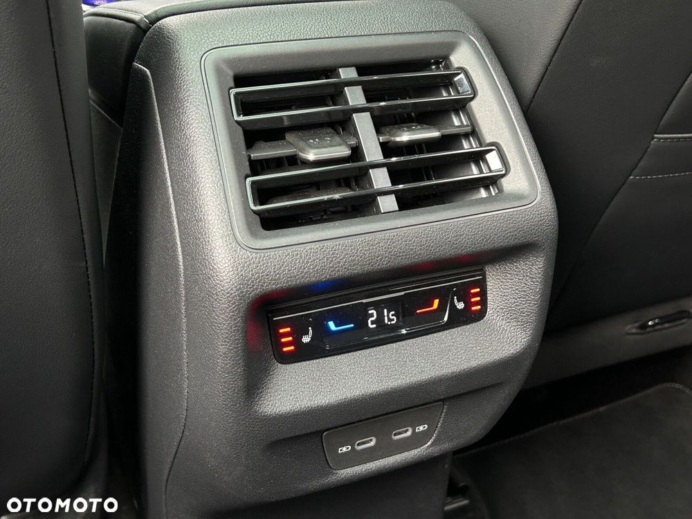 Volkswagen Tiguan - 36