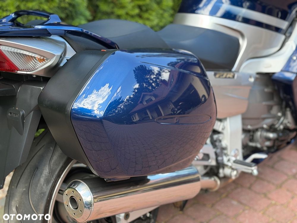 Yamaha FJR - 23