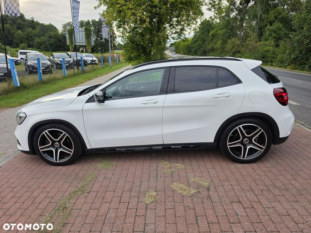 Mercedes-Benz GLA 220 4-Matic AMG Line - 3