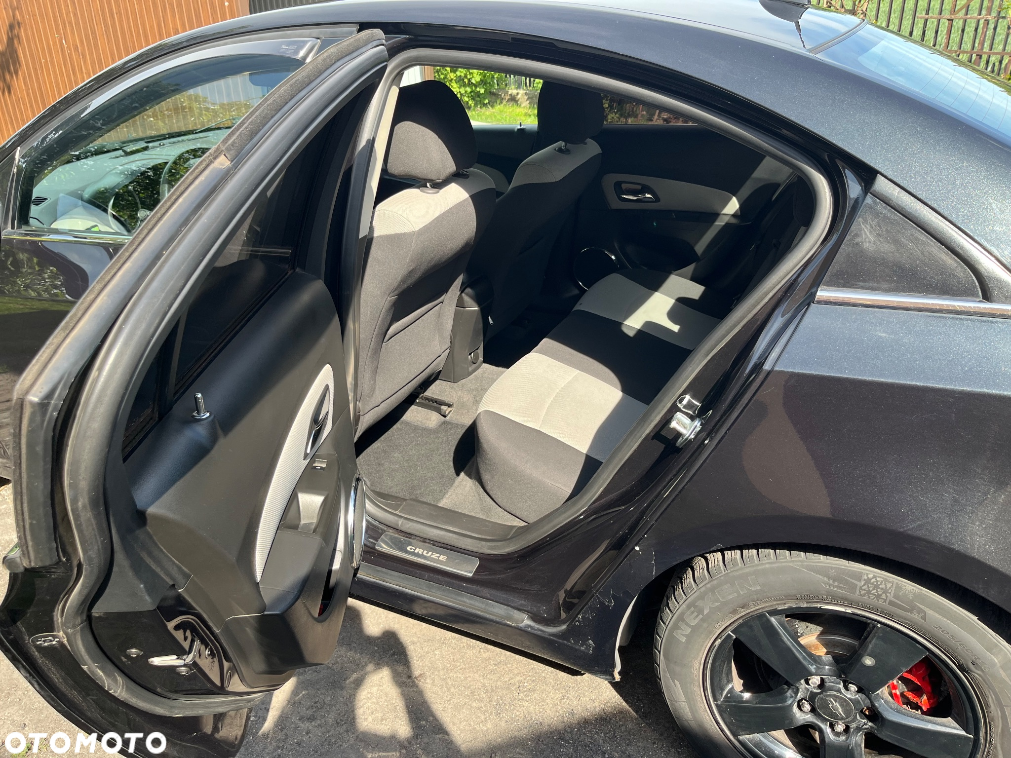 Chevrolet Cruze - 12