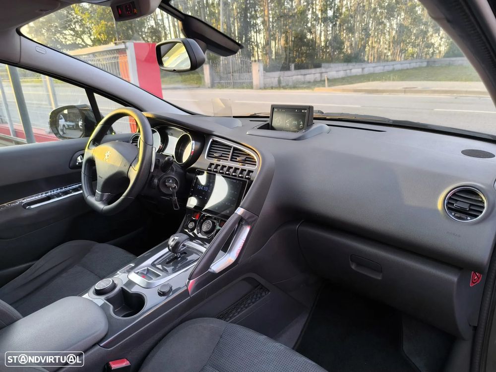 Peugeot 3008 2.0 HDi Hybrid4 - 29