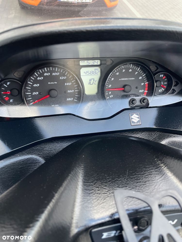 Suzuki Burgman - 11