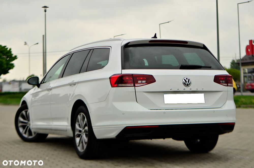 Volkswagen Passat - 8