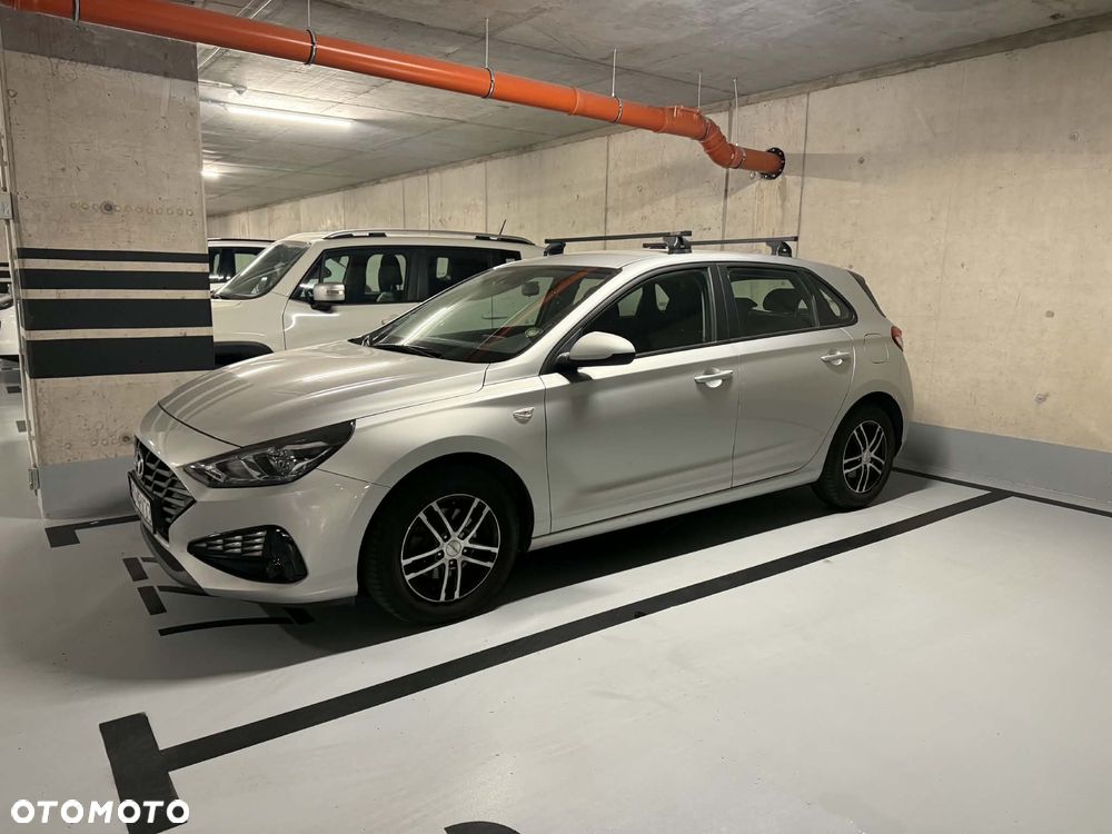 Hyundai i30 1.5 DPI Classic + - 23
