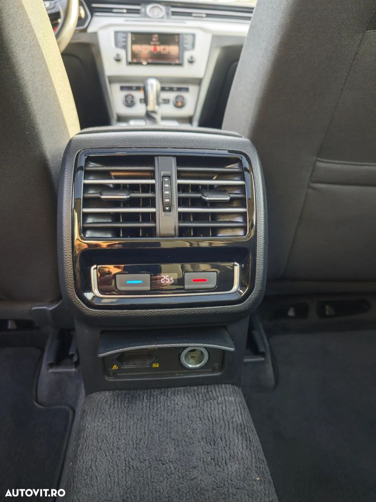 Volkswagen Passat Variant 2.0 TDI SCR 4Motion DSG Comfortline - 21