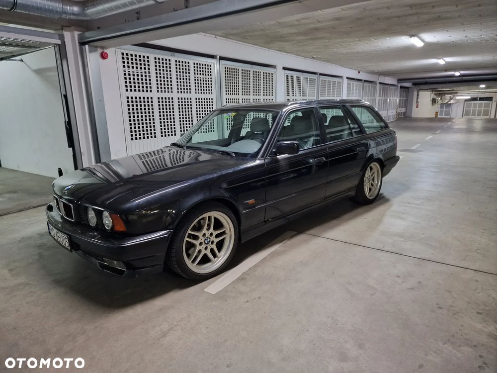 BMW Seria 5 540i - 22