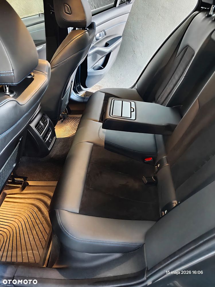 BMW Seria 3 330i xDrive M Sport sport - 18