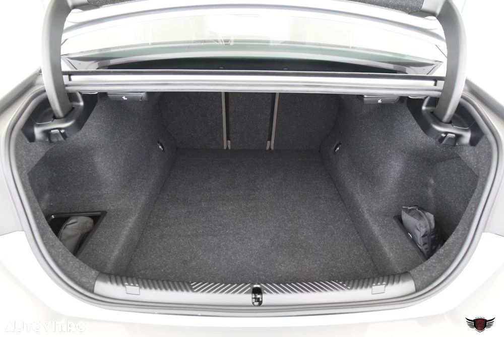 BMW Seria 5 520d xDrive Aut. - 24