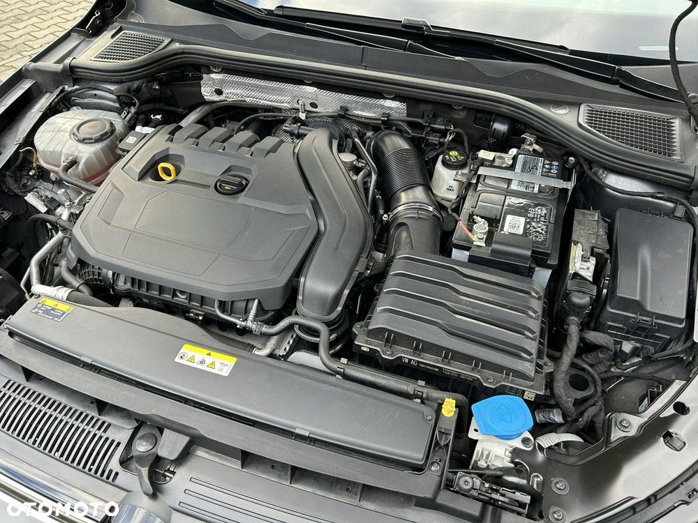 Volkswagen Golf 1.5 eTSI OPF DSG R-Line - 34