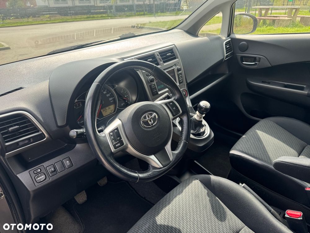 Toyota Verso S 1.33 Premium - 11