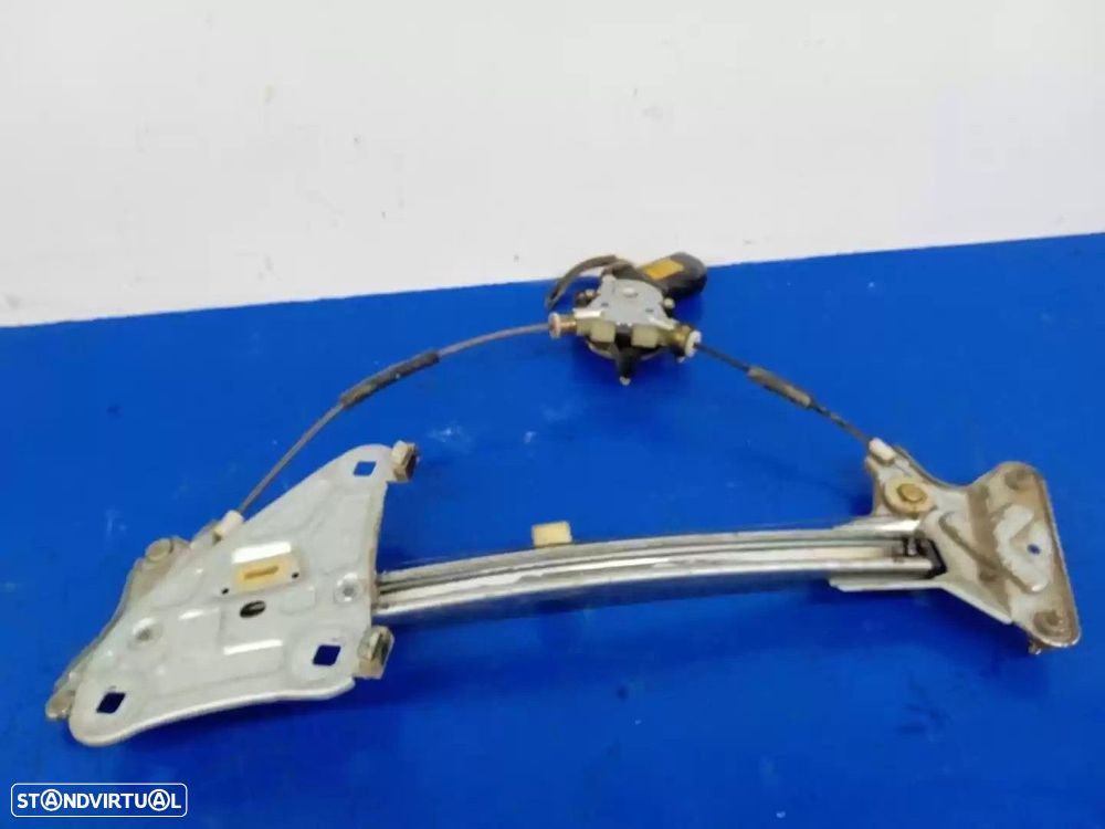 ELEVADOR DE VIDRO FRONTAL DIREITO HYUNDAI COUPE 2005 -824602C000 - 2
