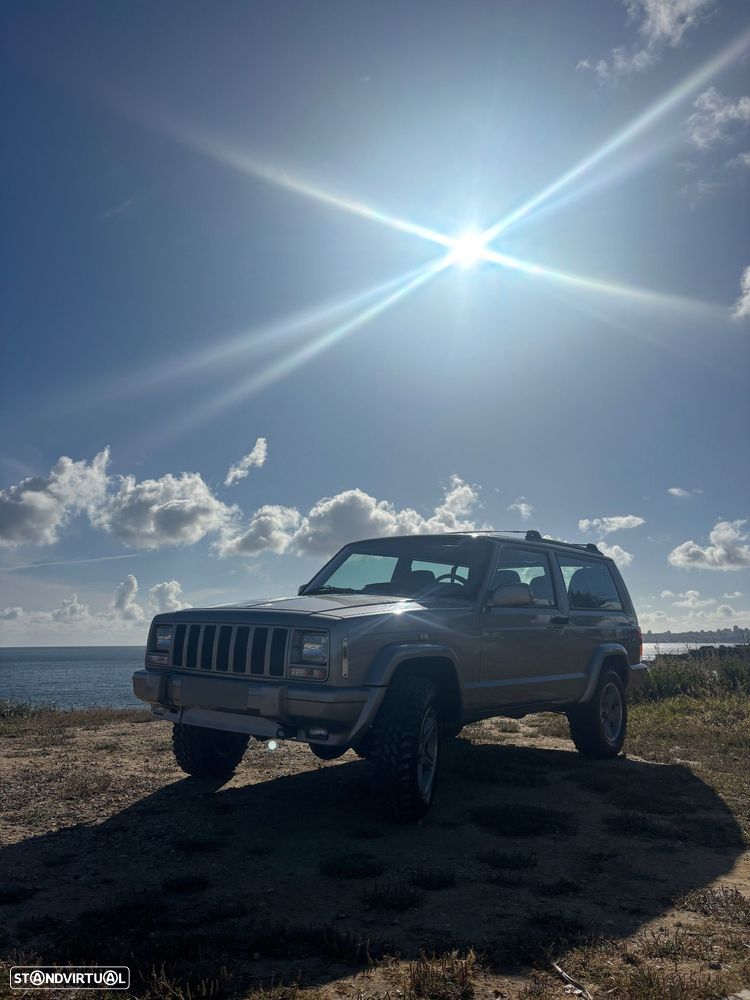 Jeep Cherokee 2.5 TD Base - 2