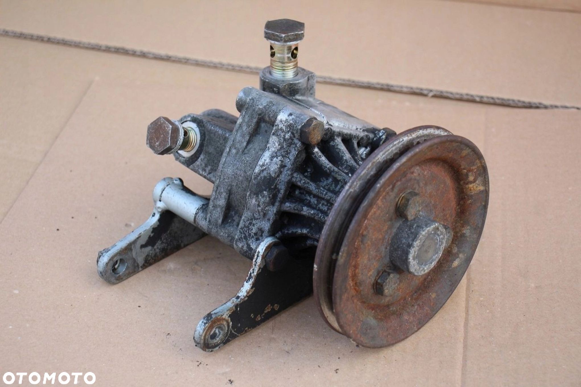 Pompa wspomagania BMW e32 e34 m30 3.0 3.5 7682955 ZF - 1