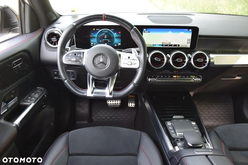 Mercedes-Benz GLB - 12