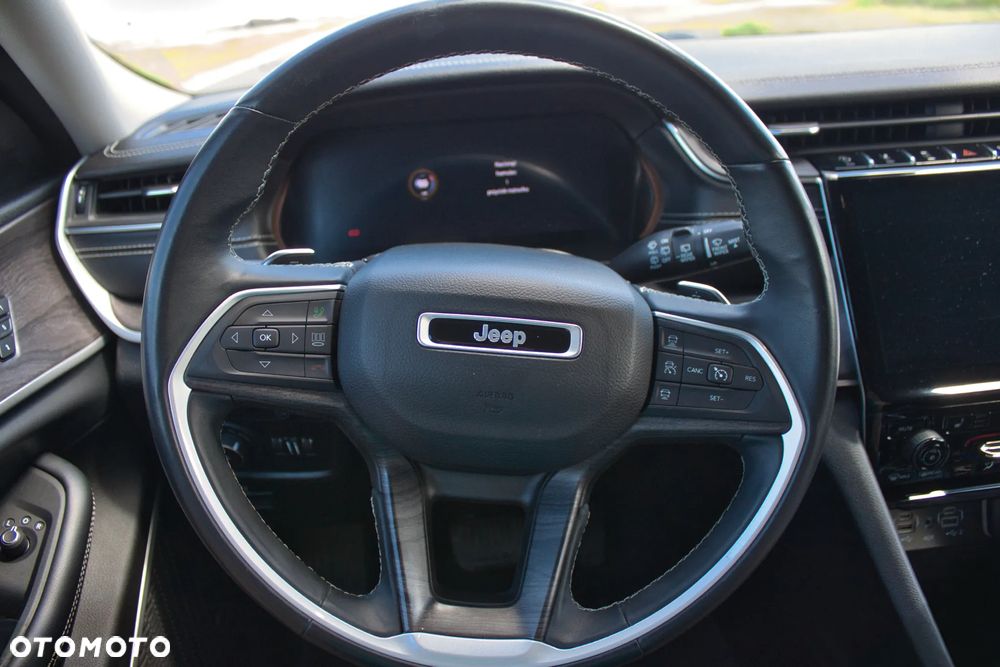 Jeep Grand Cherokee - 15