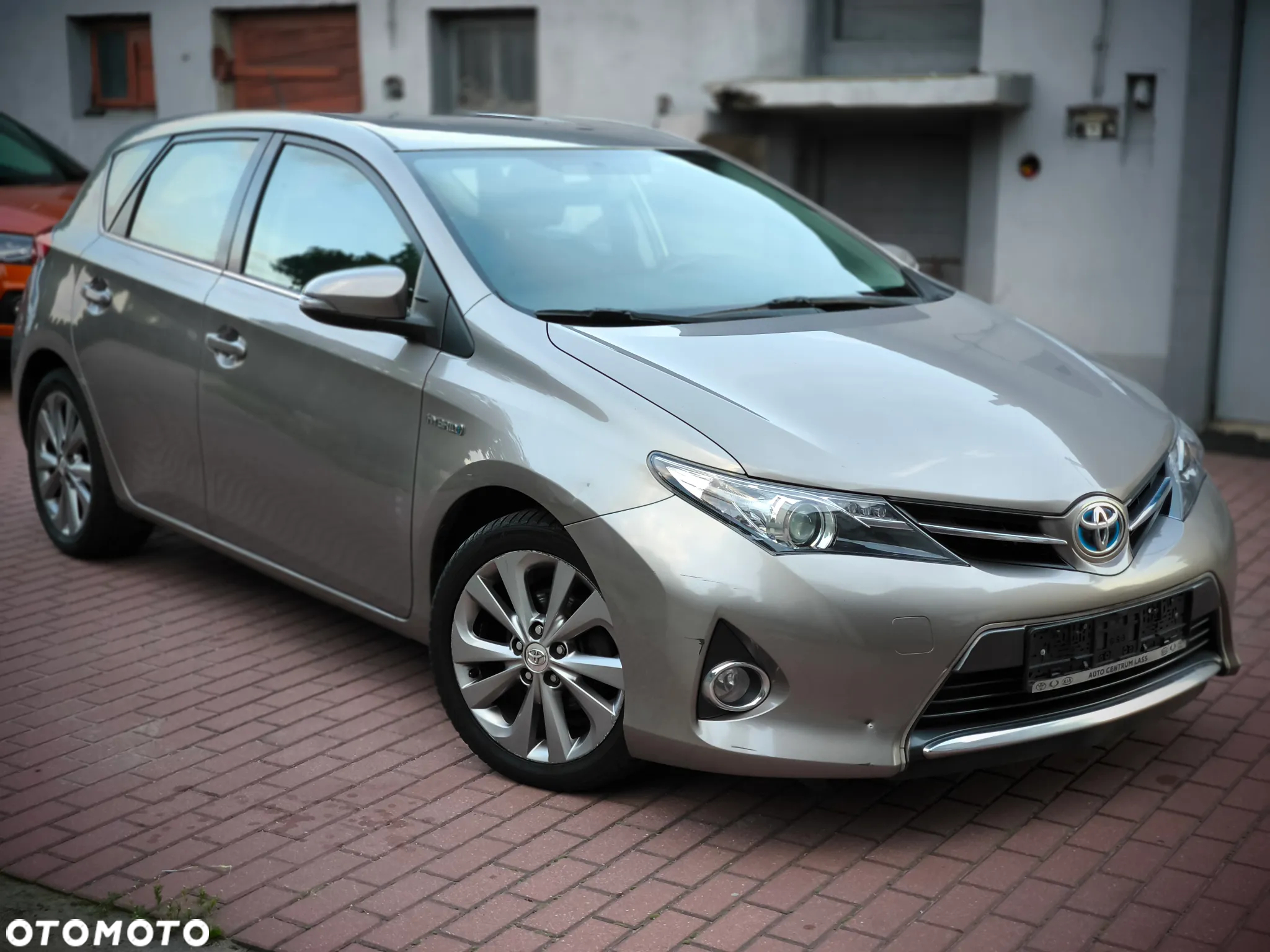 Toyota Auris 1.8 VVT-i Hybrid Automatik Style Selection - 2