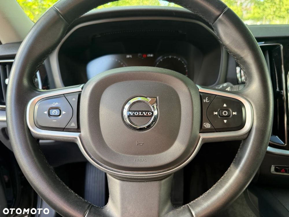 Volvo V60 B3 B Momentum - 14