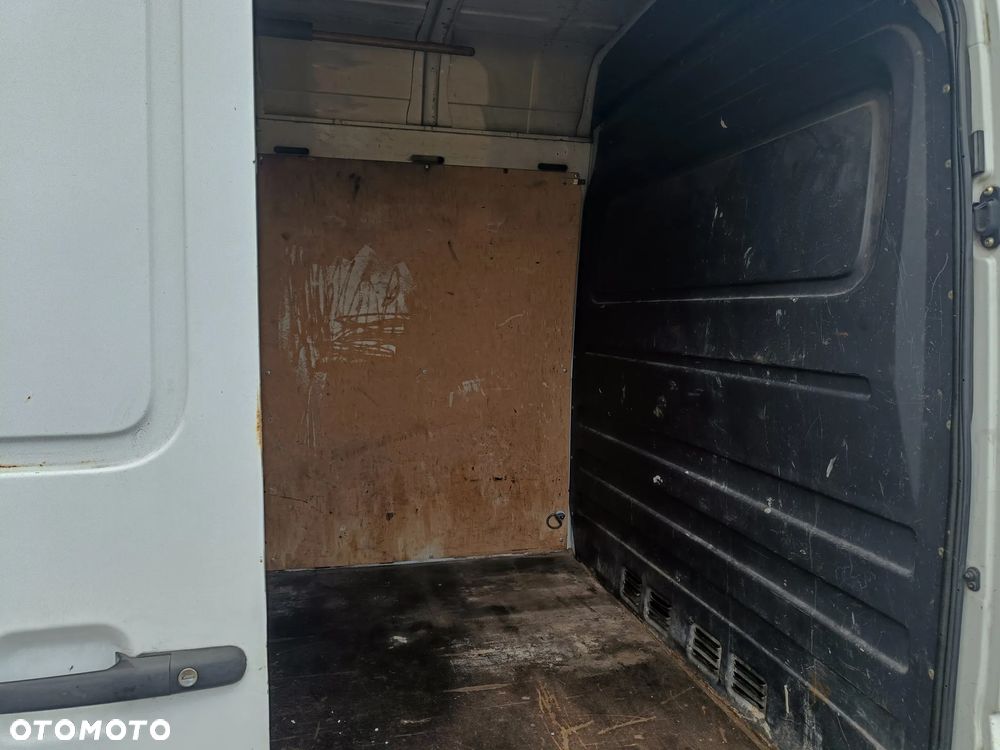 Mercedes-Benz Sprinter - 5