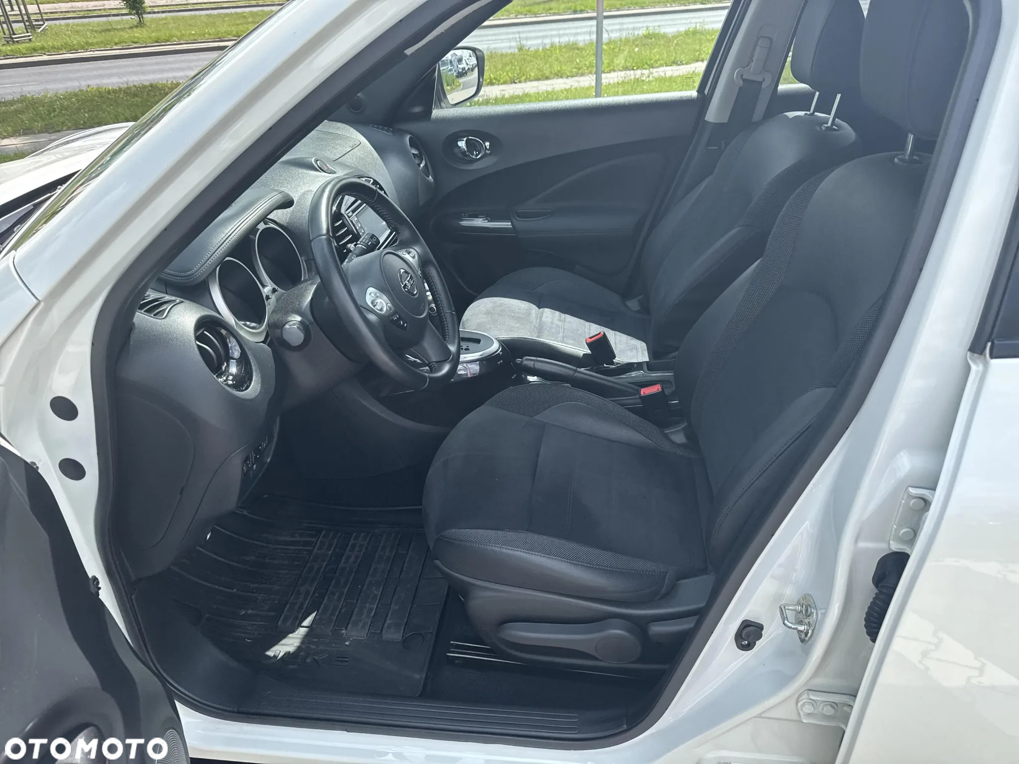 Nissan Juke 1.6 N-Connecta Xtronic - 12