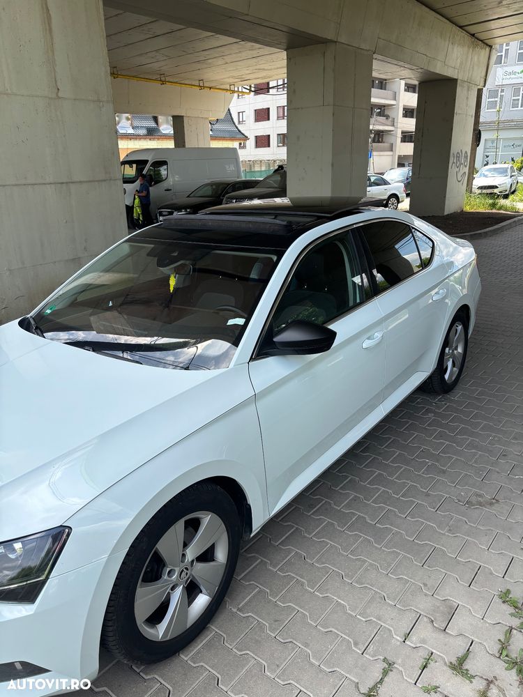 Skoda Superb 2.0 TDI DSG Sportline - 7